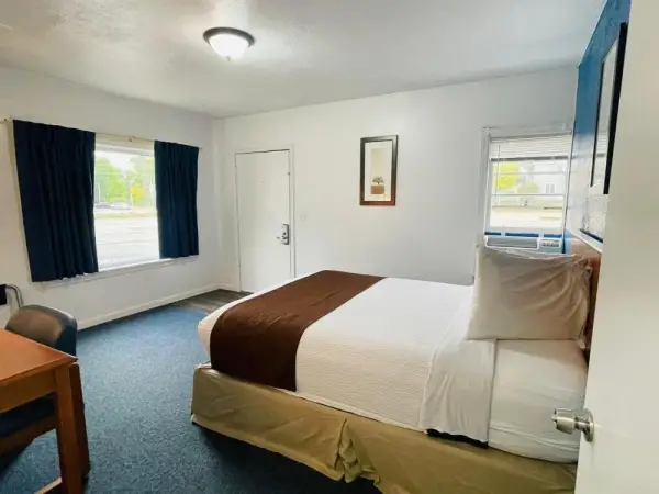 Sparta inn 6