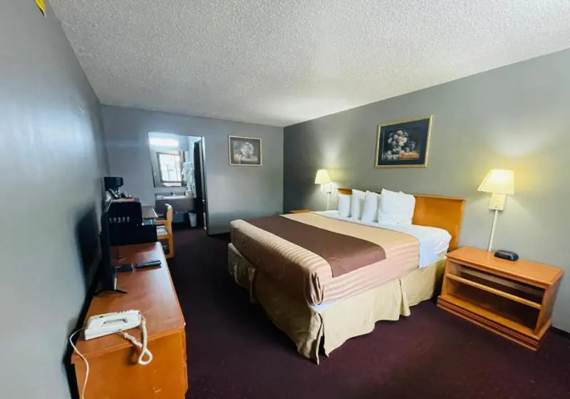 Deluxe King Room